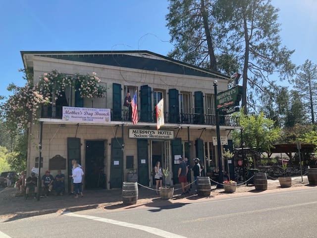 Murphys Historic Hotel - Murphys, California